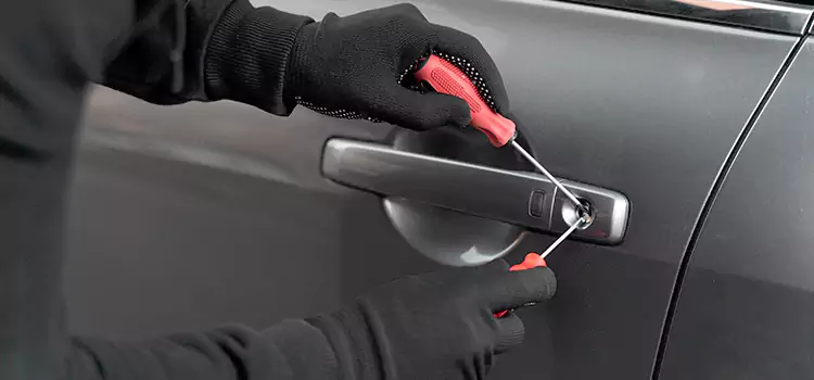Locked Out of Car Help East Meadow